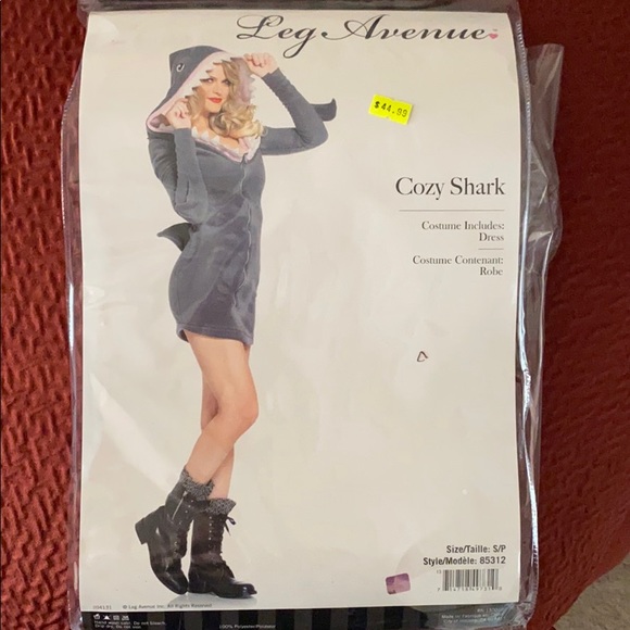 Leg Avenue Womens Cozy Fleece Shark Halloween Costume